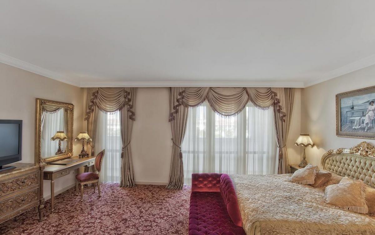 ASTERIA KREMLIN PALACE
