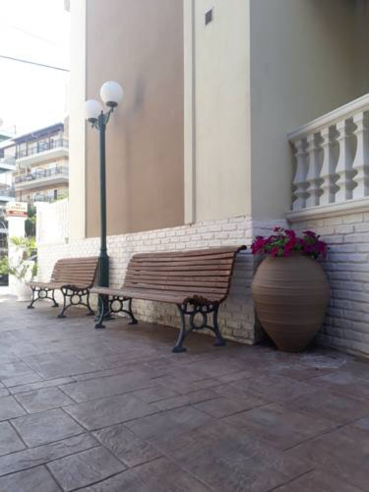 RG Status Hotel