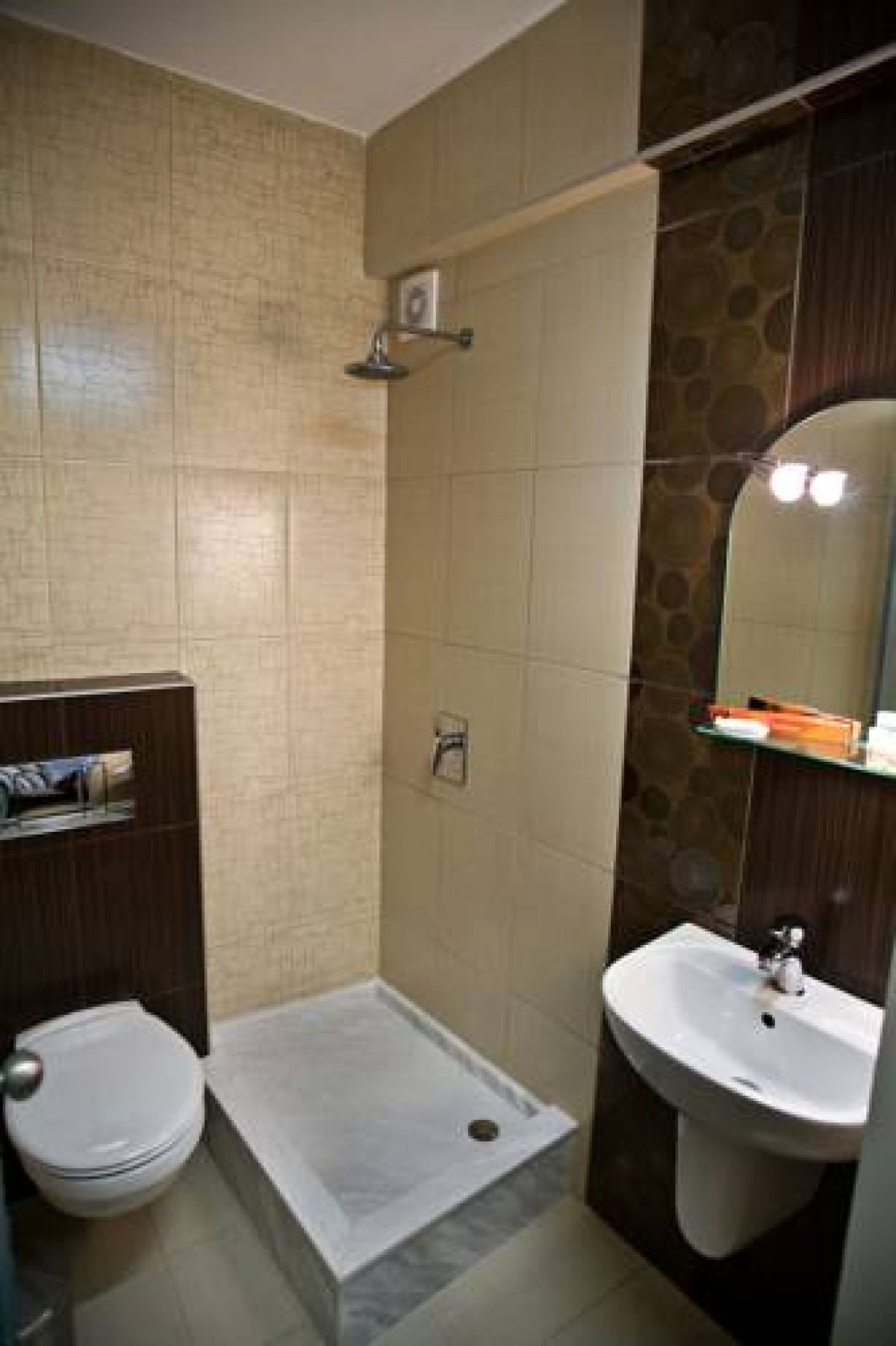 RG Status Hotel
