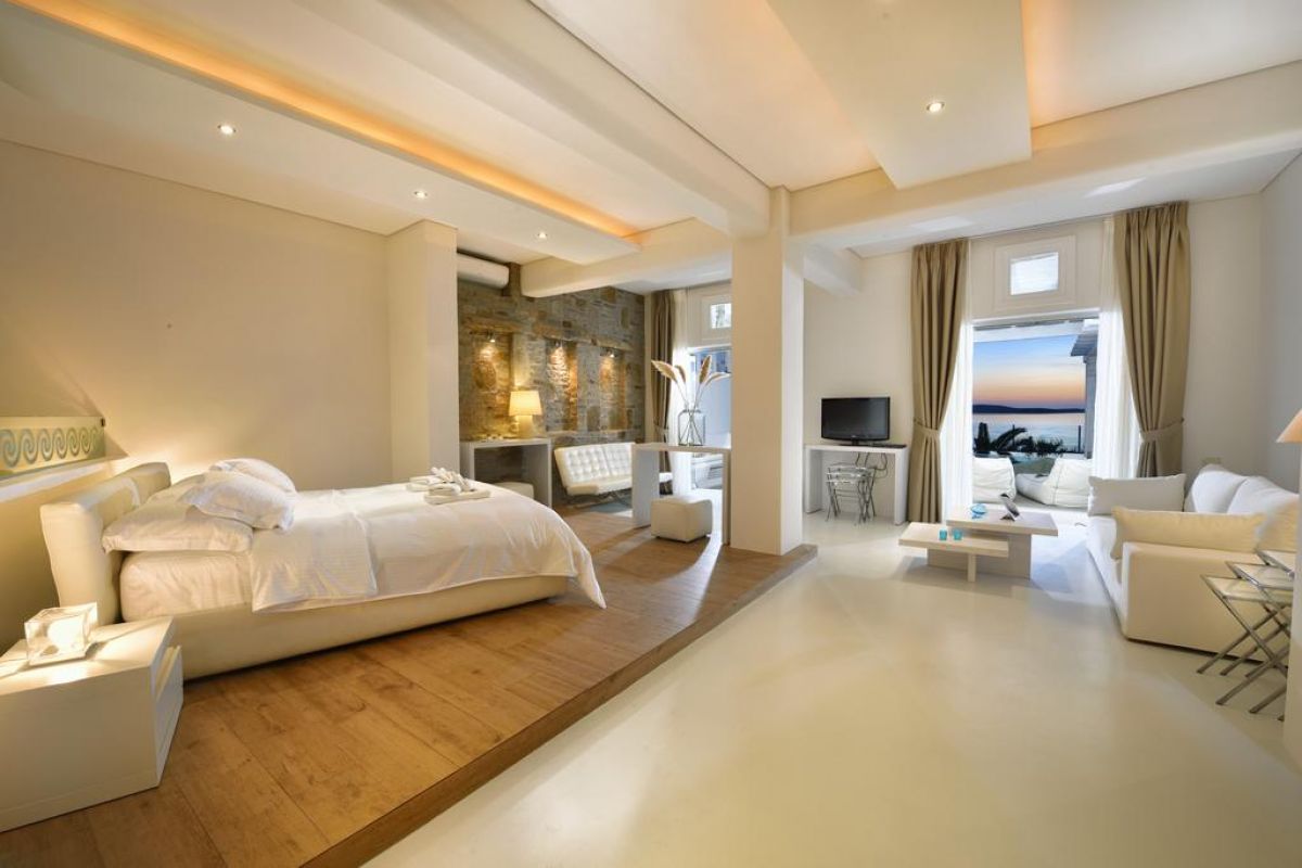 Saint John Hotel