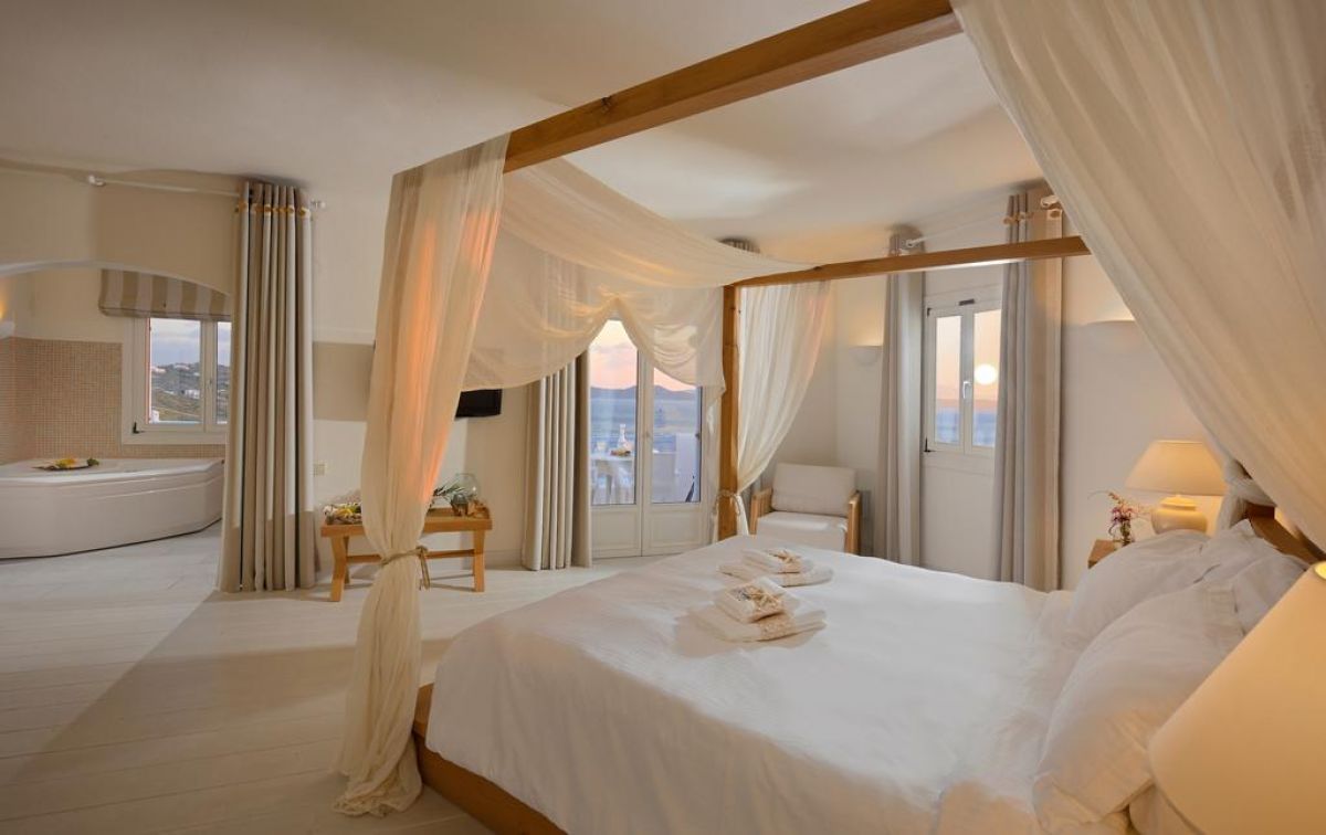 Saint John Hotel