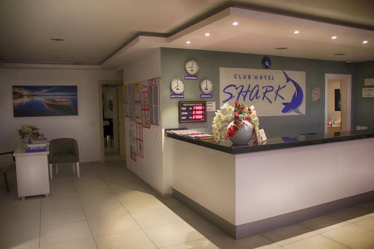 SHARK CLUB HOTEL