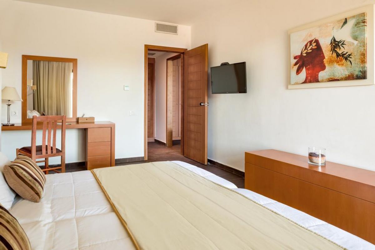 ASTERION HOTEL SUITES & SPA