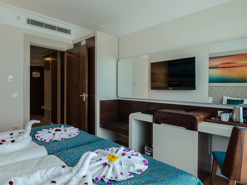 The Lumos Deluxe Resort Hotel&Spa