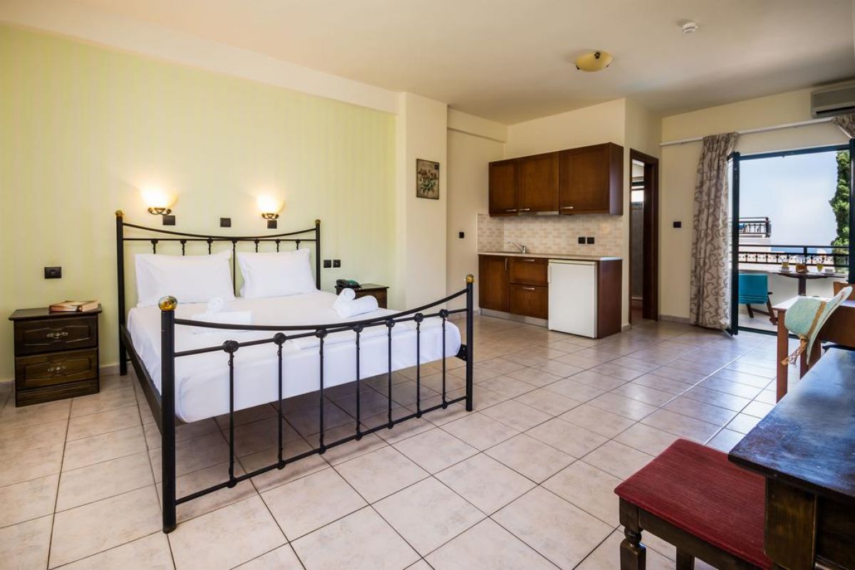 Dias Hotel & Apartments