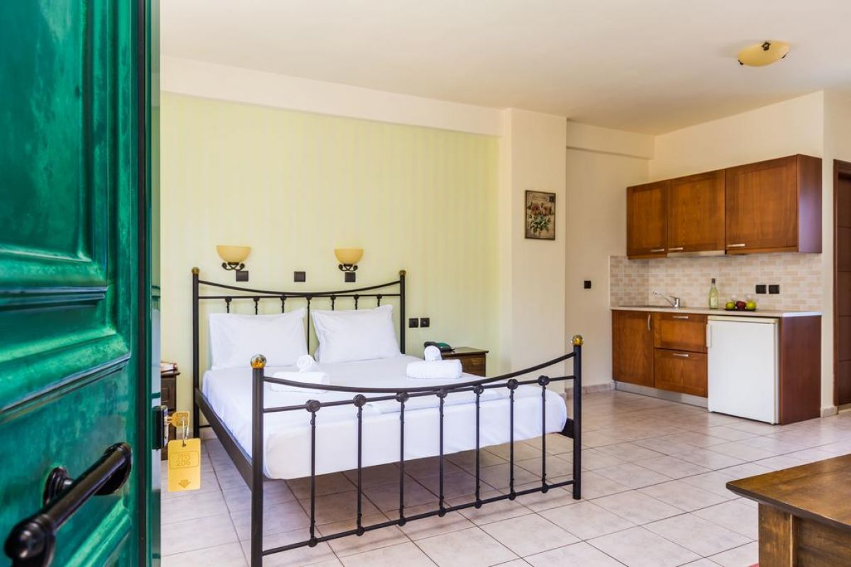 Dias Hotel & Apartments