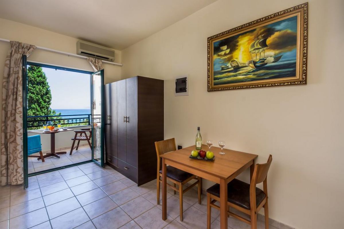 Dias Hotel & Apartments