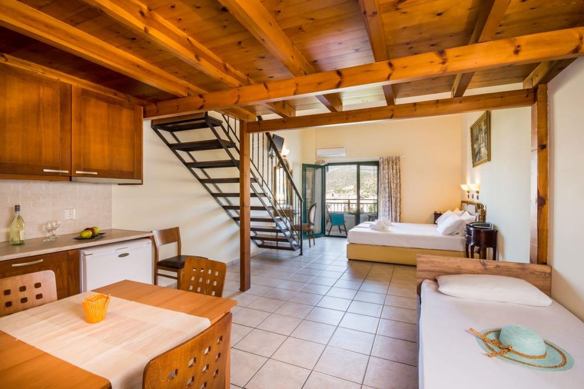 Dias Hotel & Apartments