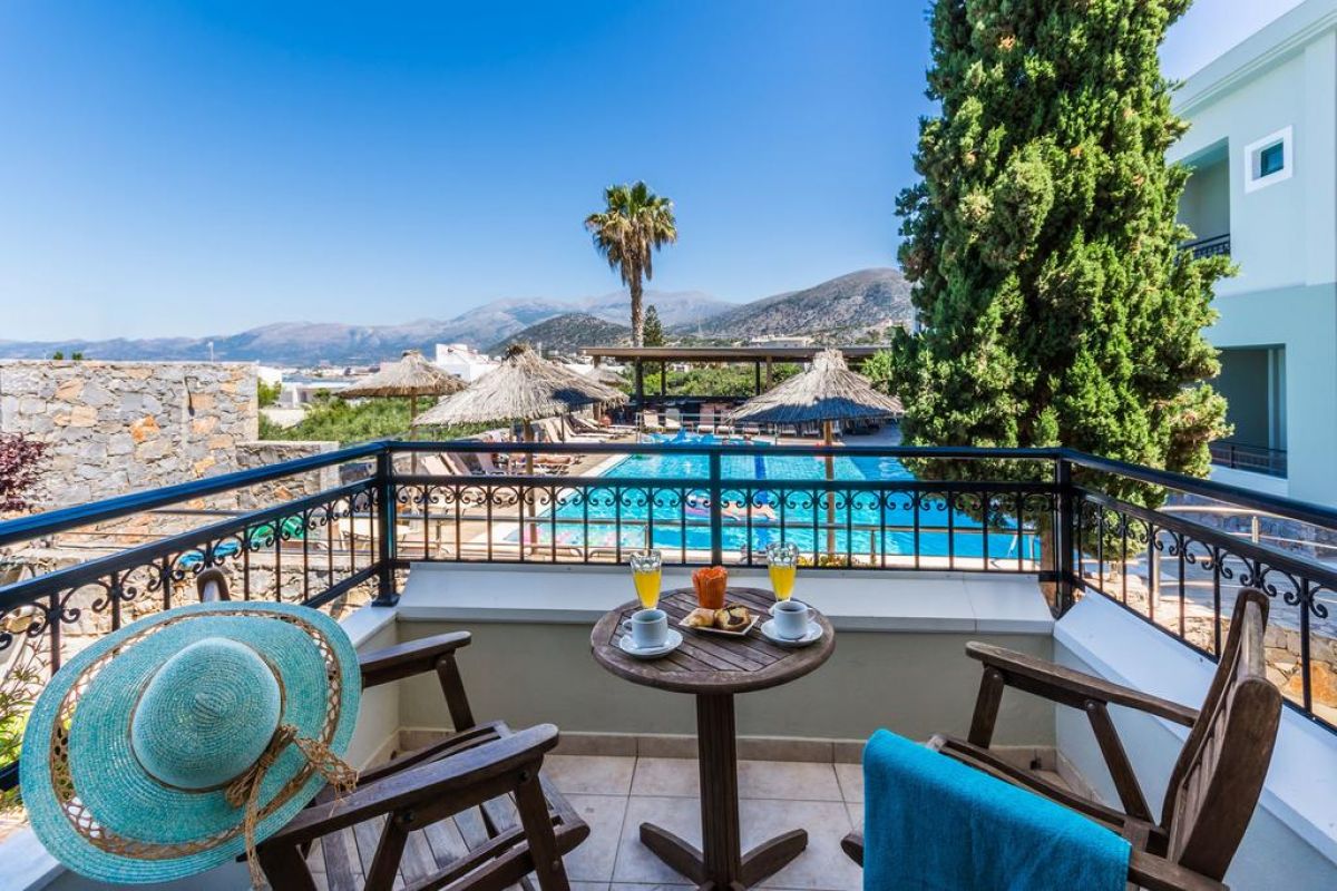 Dias Hotel & Apartments
