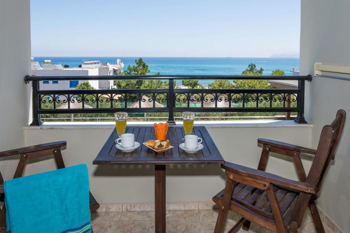 Dias Hotel & Apartments