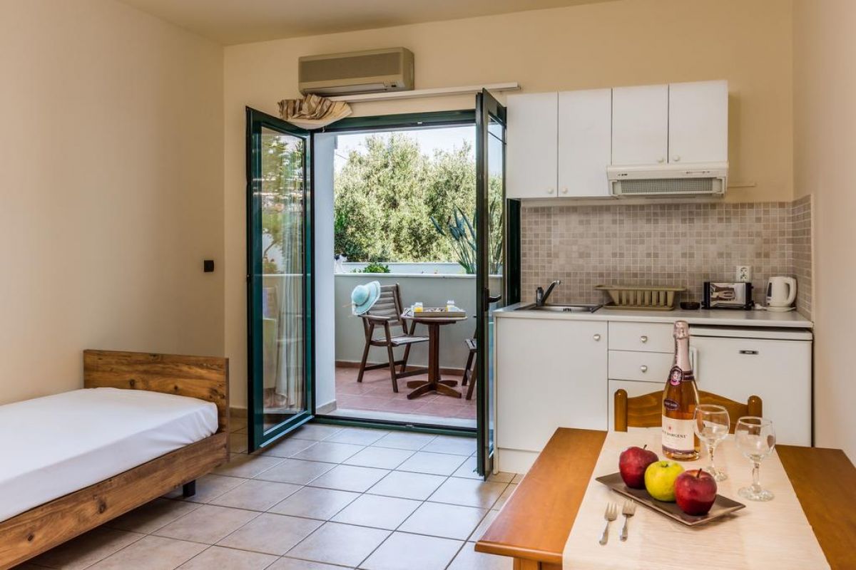 Dias Hotel & Apartments