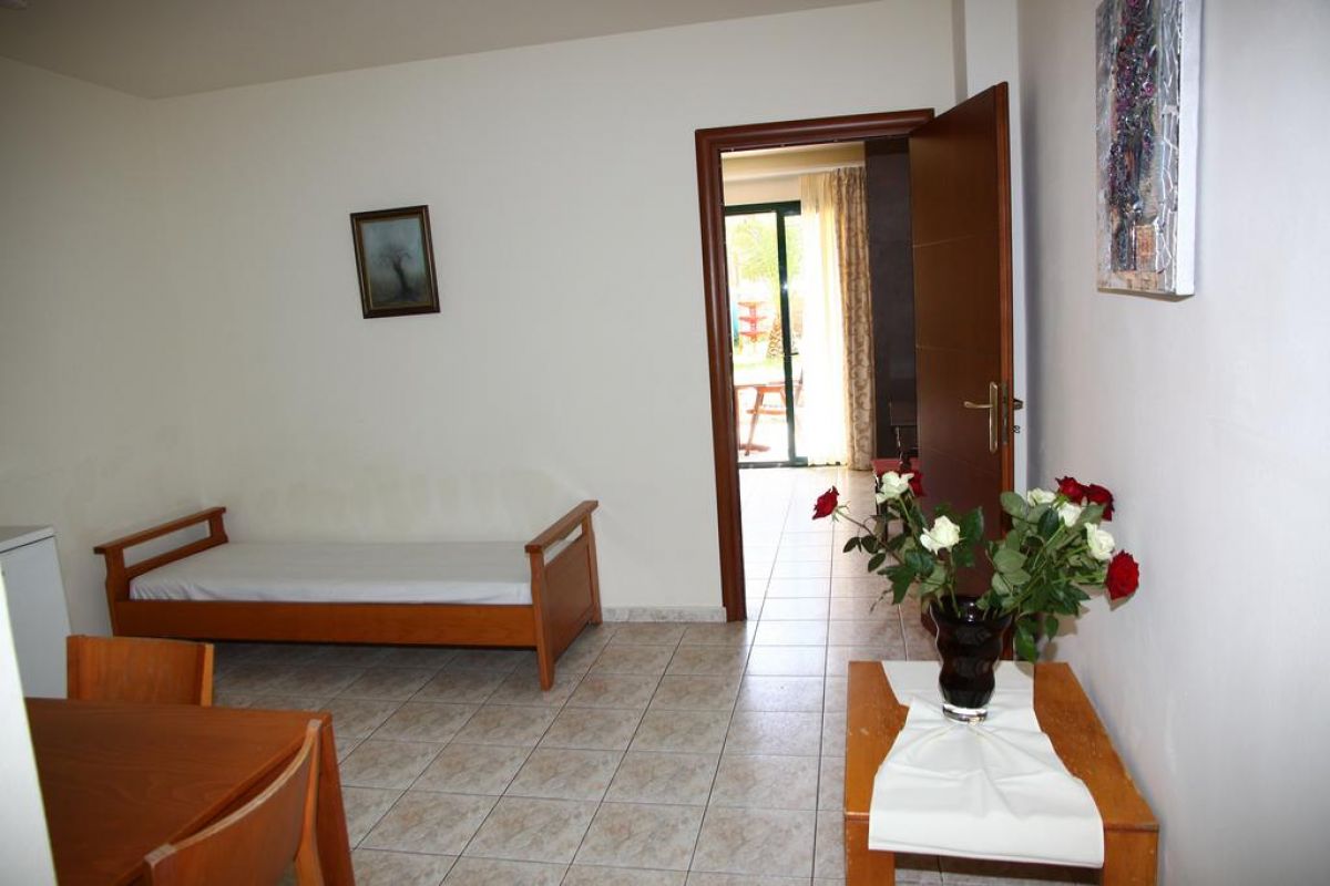 Dias Hotel & Apartments
