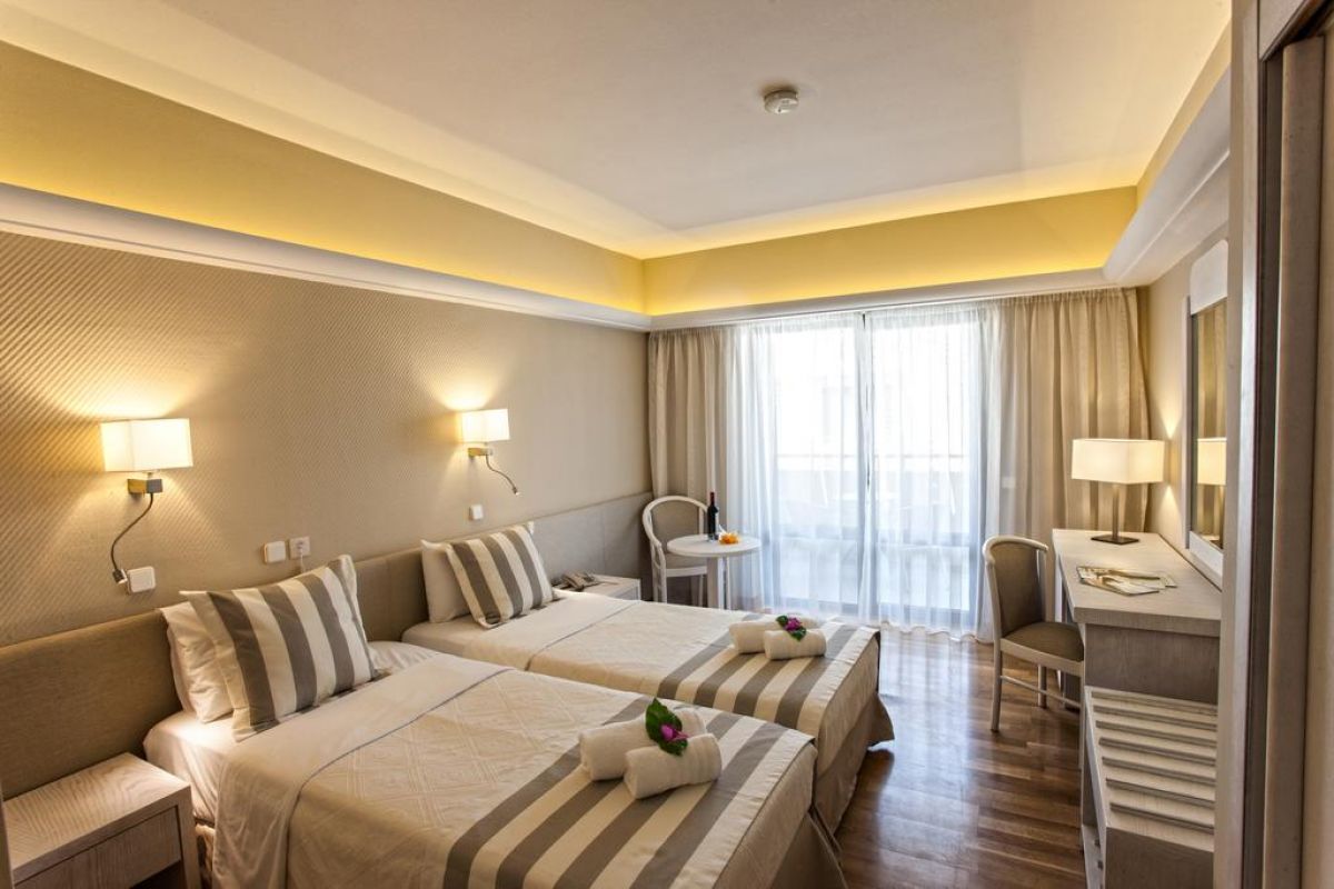 SENTIDO PEARL BEACH