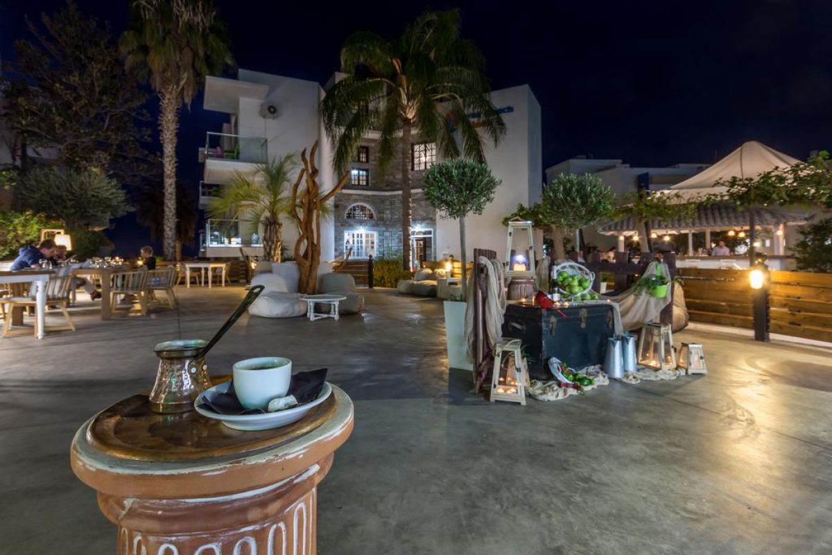 Zephyros Beach Boutique Hotel