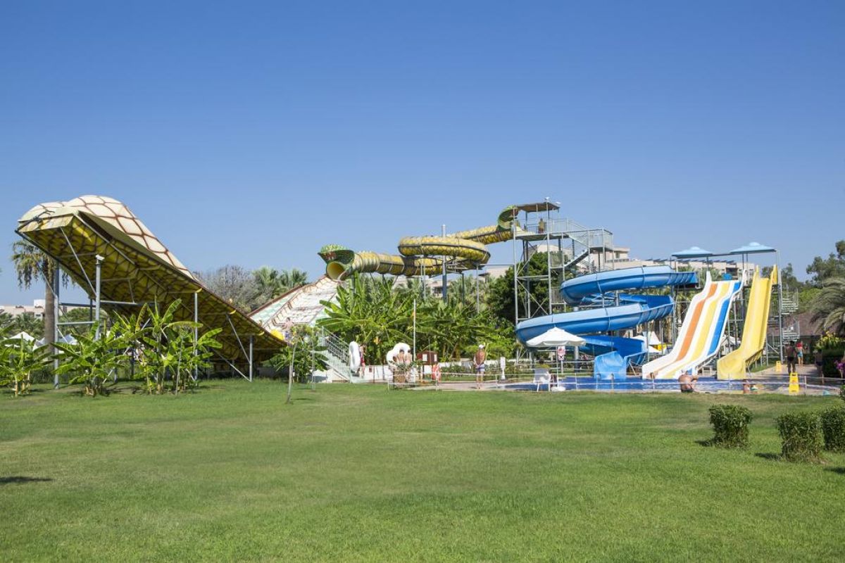 Crystal Tat Beach Golf Resort & Spa 